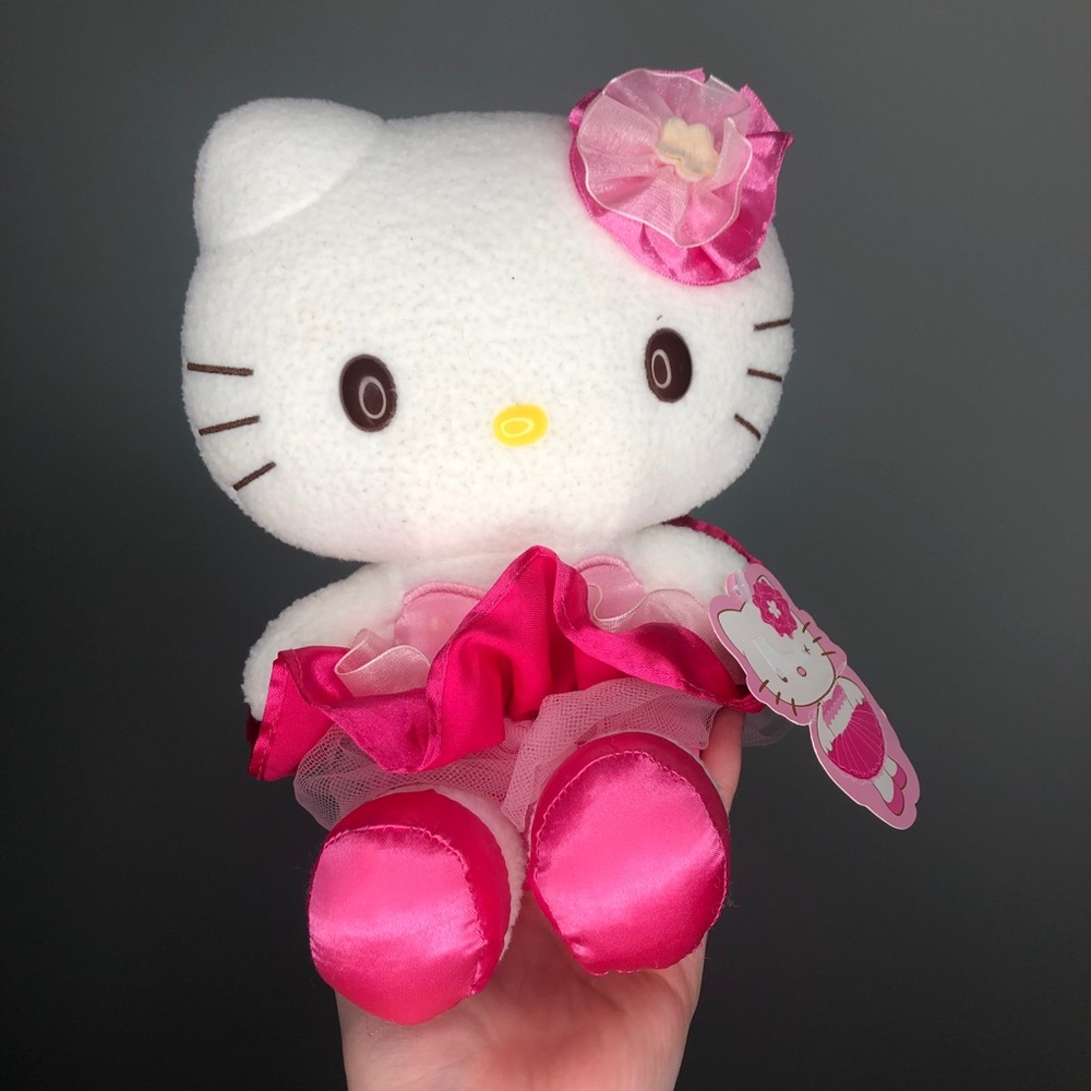 Hello Kitty Plushie